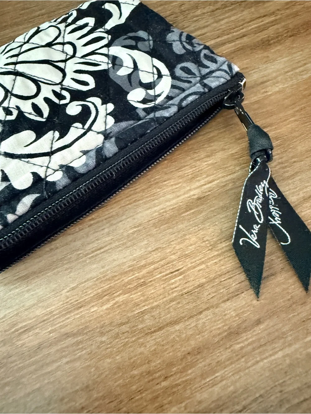 Vera Bradley Coin Purse in Retired Baroque Pattern - Picture 3 of 8